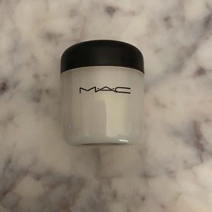 MAC Cosmetics Mixing Medium